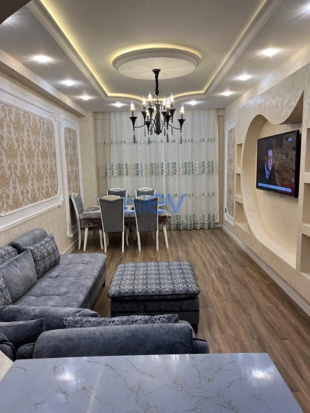 Aylıq Kirayə 3 otaqlı Yeni Tikili bina evi  130m², Bakı