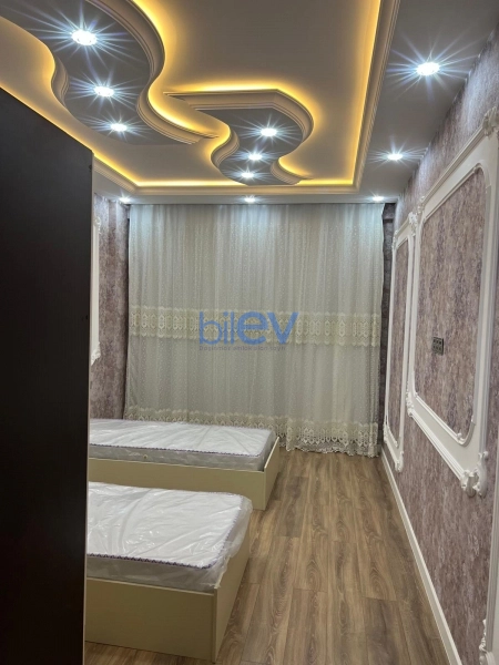 Aylıq Kirayə 3 otaqlı Yeni Tikili bina evi  130m², Bakı