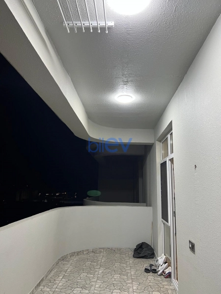 Aylıq Kirayə 3 otaqlı Yeni Tikili bina evi  130m², Bakı