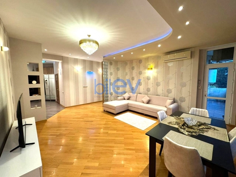 Aylıq Kirayə 3 otaqlı Yeni Tikili bina evi  120m², Bakı