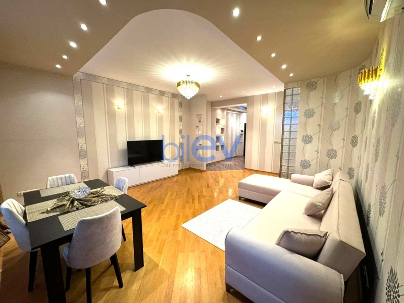 Aylıq Kirayə 3 otaqlı Yeni Tikili bina evi  120m², Bakı