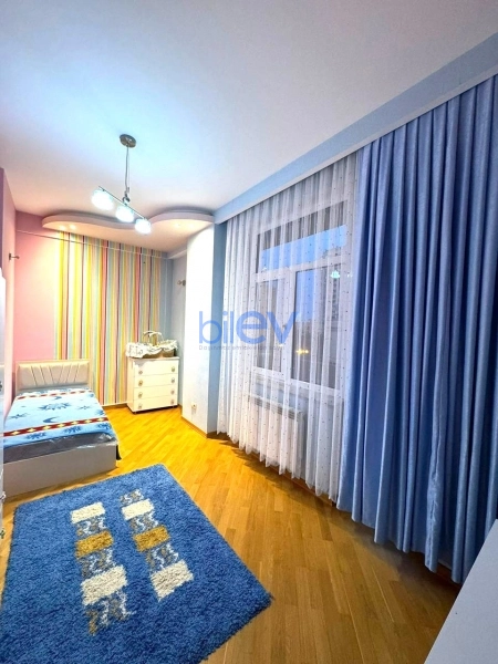 Aylıq Kirayə 3 otaqlı Yeni Tikili bina evi  120m², Bakı