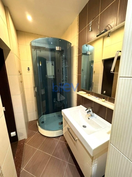 Aylıq Kirayə 3 otaqlı Yeni Tikili bina evi  120m², Bakı