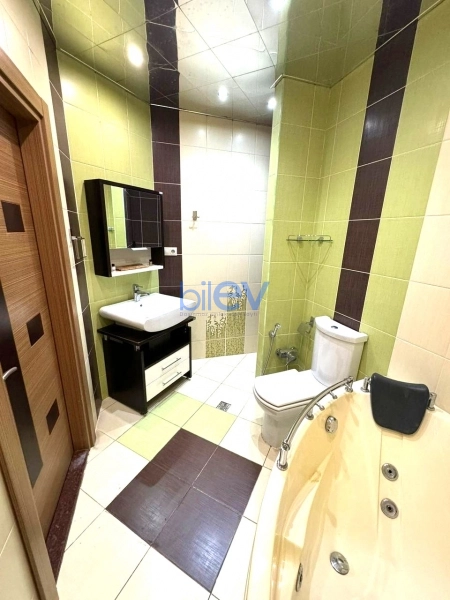 Aylıq Kirayə 3 otaqlı Yeni Tikili bina evi  120m², Bakı
