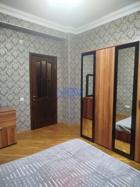 Aylıq Kirayə 4 otaqlı Yeni Tikili bina evi  160m², Bakı