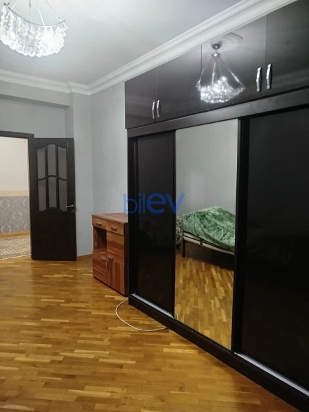 Aylıq Kirayə 4 otaqlı Yeni Tikili bina evi  160m², Bakı