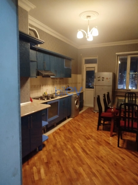Aylıq Kirayə 4 otaqlı Yeni Tikili bina evi  160m², Bakı