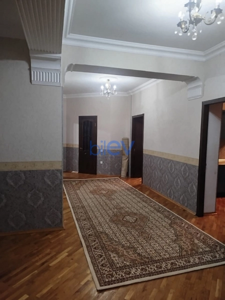 Aylıq Kirayə 4 otaqlı Yeni Tikili bina evi  160m², Bakı