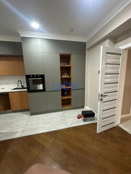 Aylıq Kirayə 3 otaqlı Yeni Tikili bina evi  97m², Bakı