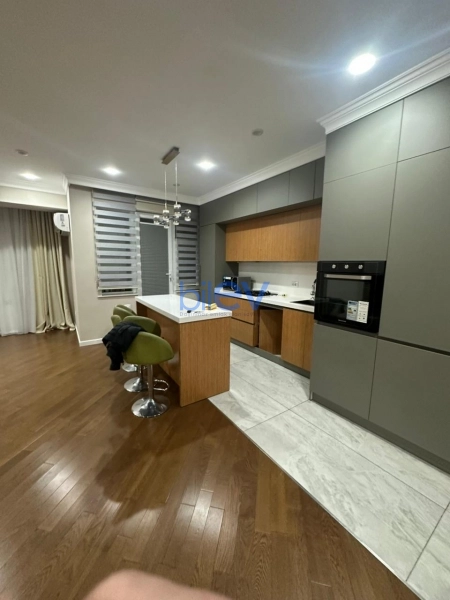 Aylıq Kirayə 3 otaqlı Yeni Tikili bina evi  97m², Bakı