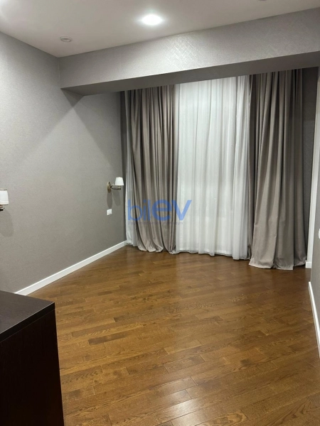 Aylıq Kirayə 3 otaqlı Yeni Tikili bina evi  97m², Bakı