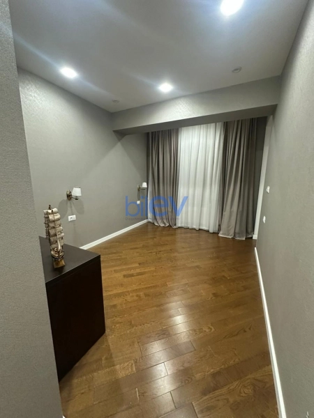 Aylıq Kirayə 3 otaqlı Yeni Tikili bina evi  97m², Bakı