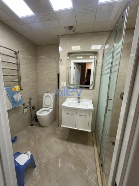 Aylıq Kirayə 3 otaqlı Yeni Tikili bina evi  97m², Bakı