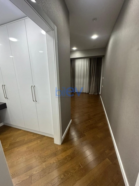 Aylıq Kirayə 3 otaqlı Yeni Tikili bina evi  97m², Bakı