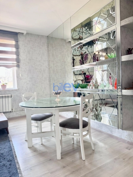 Aylıq Kirayə 3 otaqlı Yeni Tikili bina evi  120m², Bakı