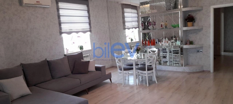 Aylıq Kirayə 3 otaqlı Yeni Tikili bina evi  120m², Bakı