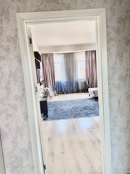 Aylıq Kirayə 3 otaqlı Yeni Tikili bina evi  120m², Bakı
