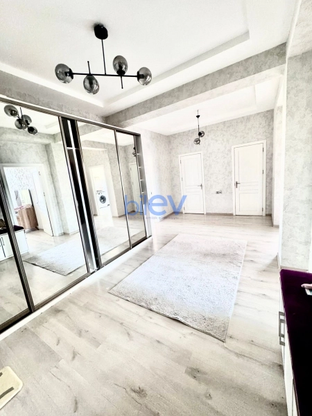 Aylıq Kirayə 3 otaqlı Yeni Tikili bina evi  120m², Bakı