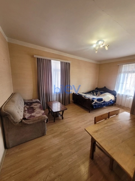 Aylıq Kirayə 1 otaqlı Köhnə Tikili bina evi  40m², Bakı