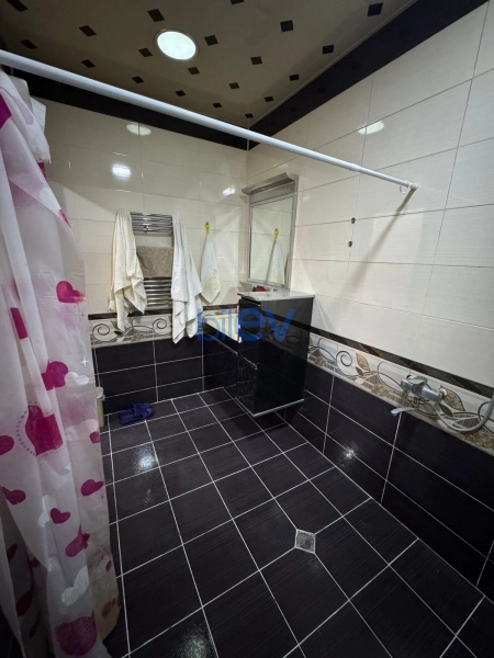 Aylıq Kirayə 3 otaqlı Yeni Tikili bina evi  85m², Bakı
