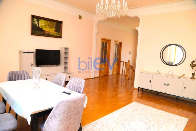 Aylıq Kirayə 7 otaqlı Həyət evi  220m², Bakı