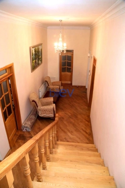 Aylıq Kirayə 7 otaqlı Həyət evi  220m², Bakı