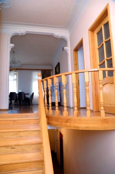 Aylıq Kirayə 7 otaqlı Həyət evi  220m², Bakı