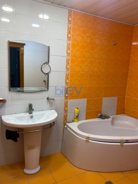 Aylıq Kirayə 2 otaqlı Yeni Tikili bina evi  90m², Bakı