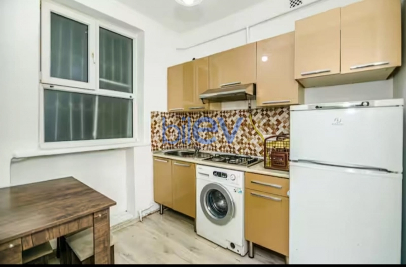 Aylıq Kirayə 4 otaqlı Köhnə Tikili bina evi  100m², Bakı