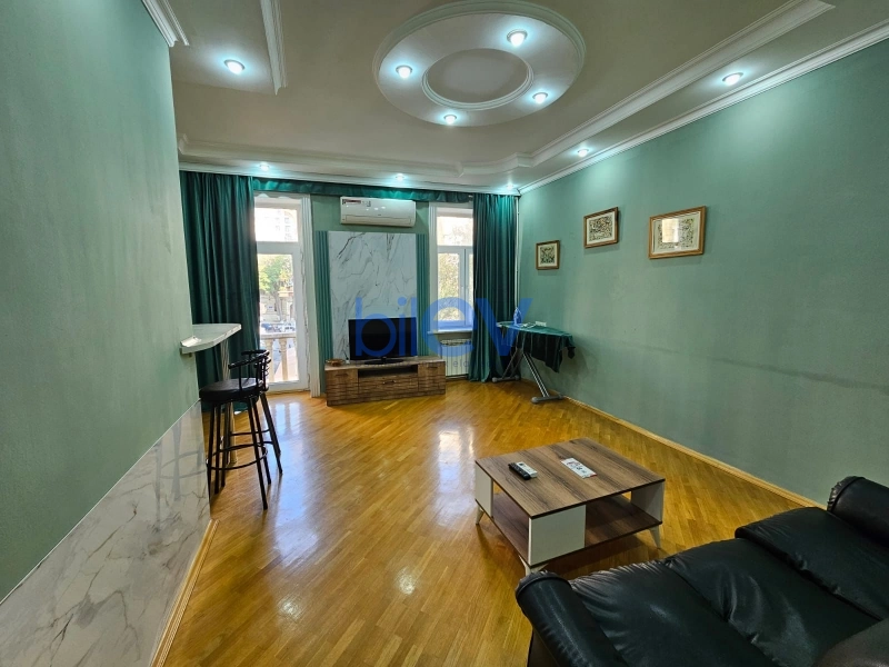 Aylıq Kirayə 2 otaqlı Köhnə Tikili bina evi  70m², Bakı