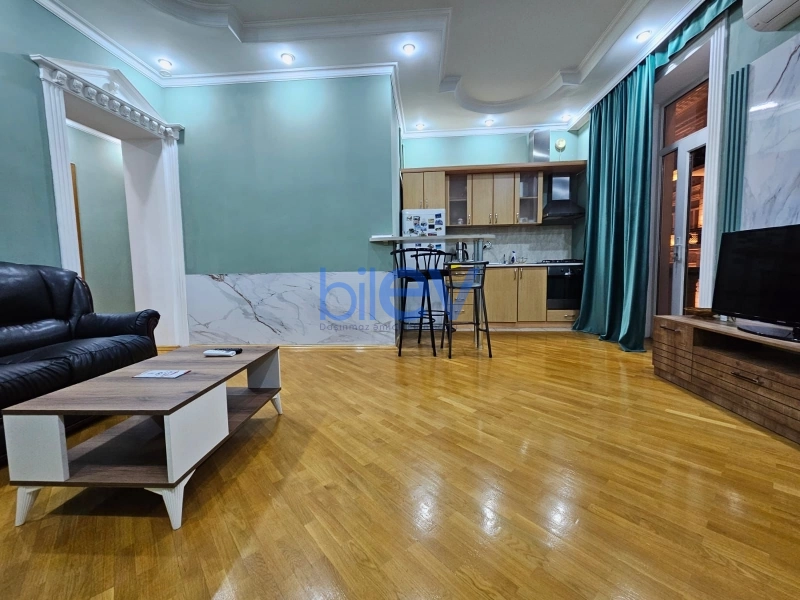 Aylıq Kirayə 2 otaqlı Köhnə Tikili bina evi  70m², Bakı