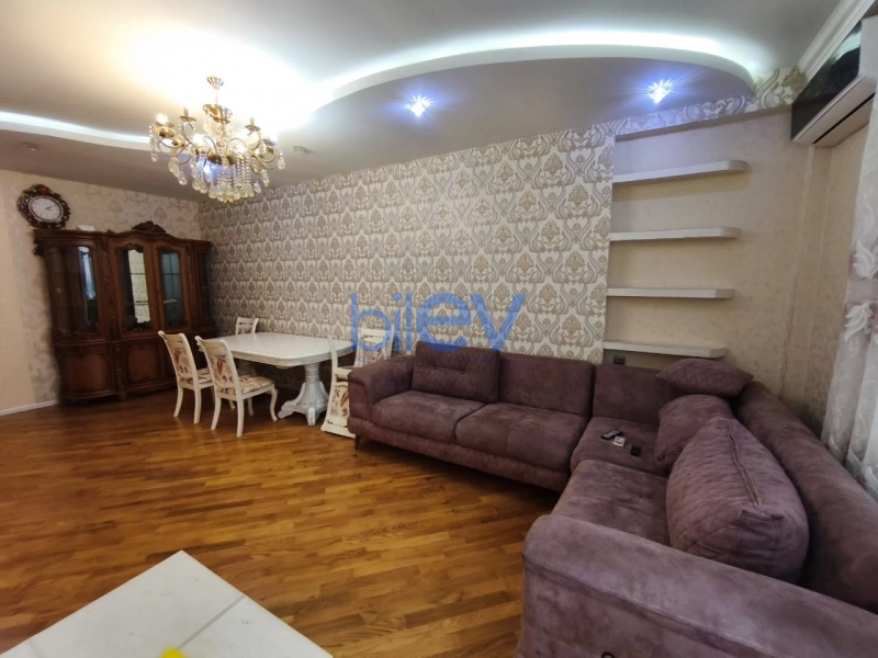 Aylıq Kirayə 3 otaqlı Yeni Tikili bina evi  90m², Bakı