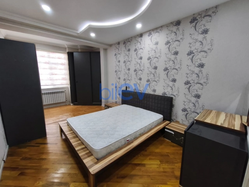 Aylıq Kirayə 3 otaqlı Yeni Tikili bina evi  90m², Bakı
