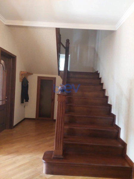 Aylıq Kirayə 6 otaqlı Həyət evi  230m², Bakı