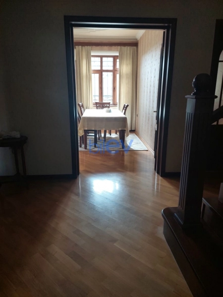 Aylıq Kirayə 6 otaqlı Həyət evi  230m², Bakı