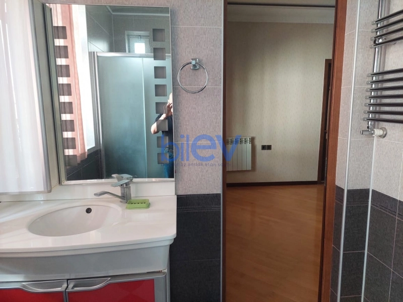 Aylıq Kirayə 6 otaqlı Həyət evi  230m², Bakı