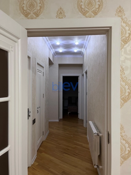 Aylıq Kirayə 3 otaqlı Yeni Tikili bina evi  116m², Bakı