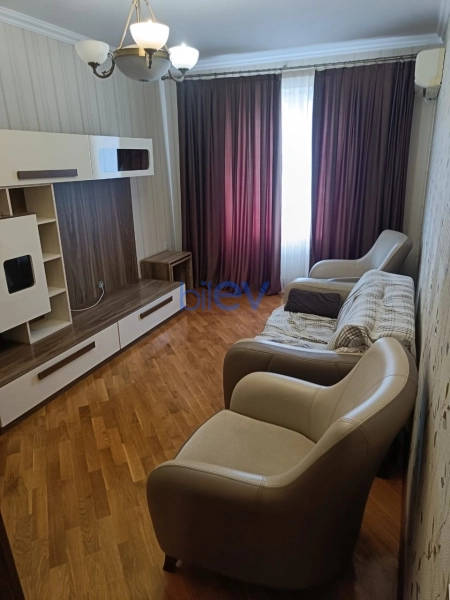 Aylıq Kirayə 3 otaqlı Köhnə Tikili bina evi  80m², Bakı