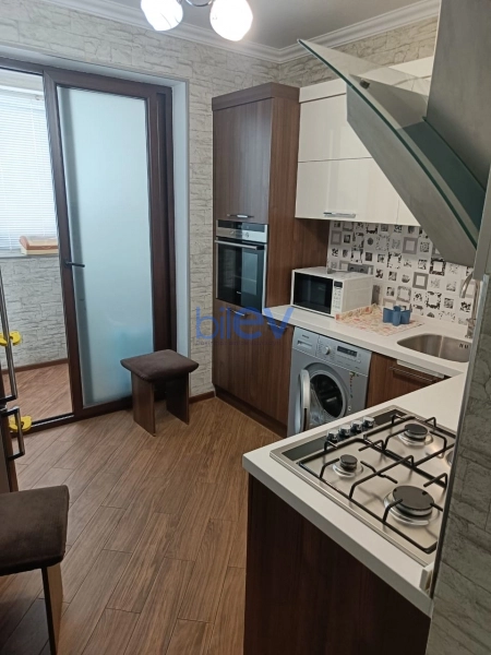 Aylıq Kirayə 3 otaqlı Köhnə Tikili bina evi  80m², Bakı