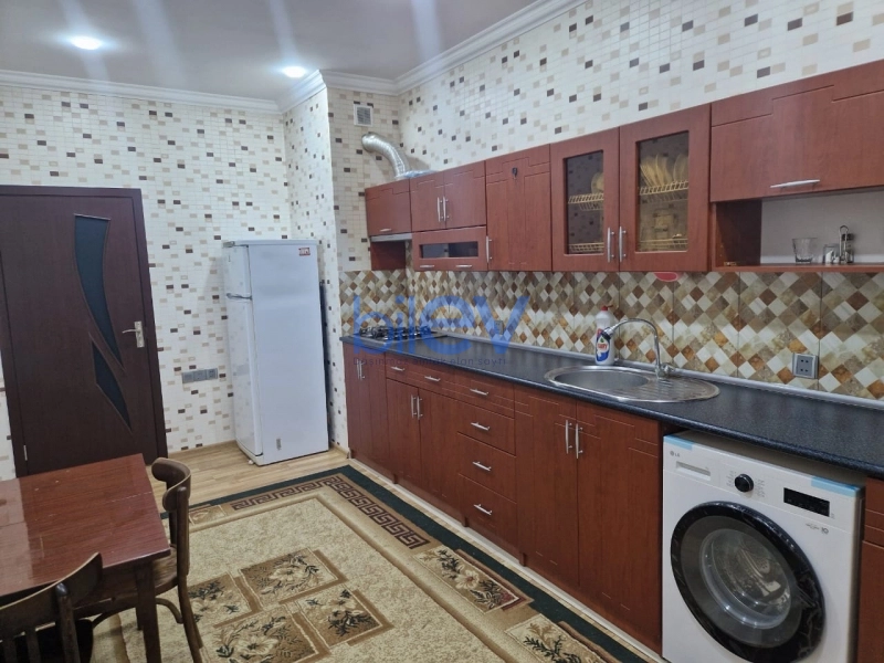 Aylıq Kirayə 2 otaqlı Yeni Tikili bina evi  77m², Bakı