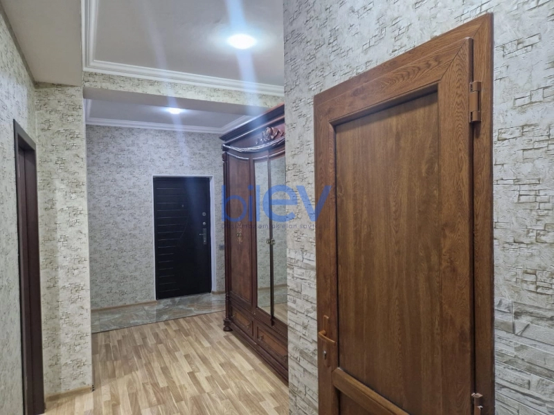 Aylıq Kirayə 2 otaqlı Yeni Tikili bina evi  77m², Bakı