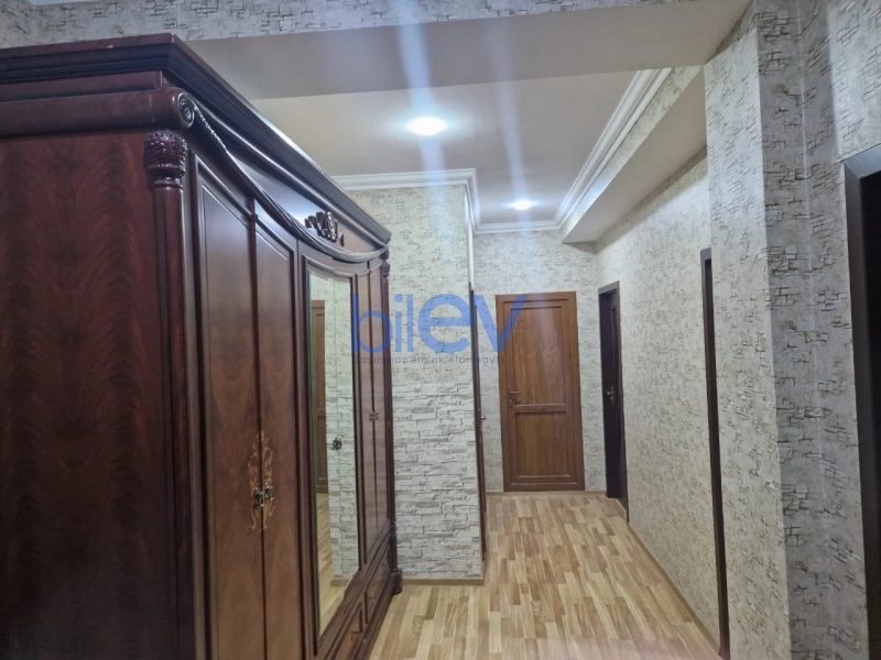 Aylıq Kirayə 2 otaqlı Yeni Tikili bina evi  77m², Bakı