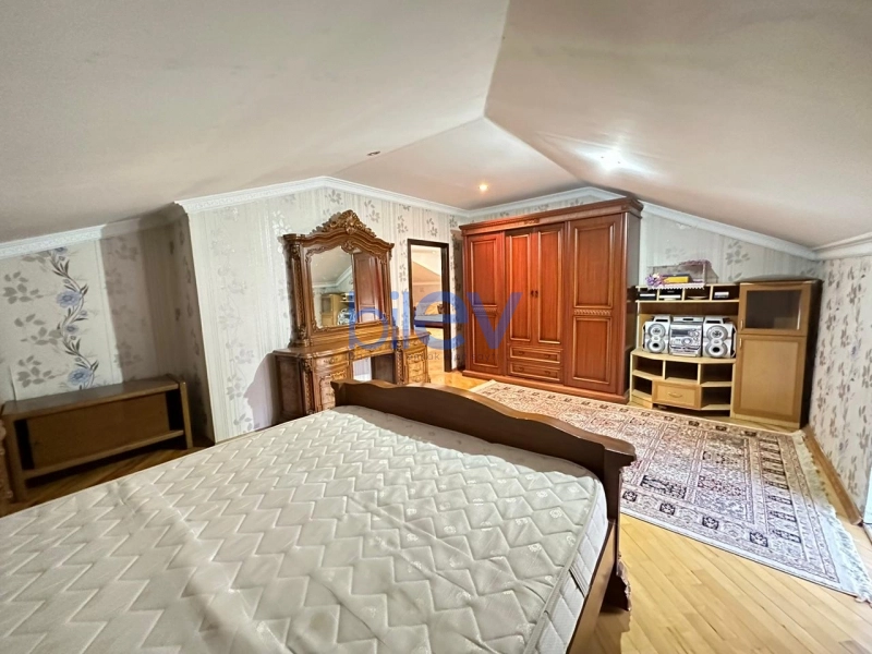 Aylıq Kirayə 10 otaqlı Həyət evi  450m², Bakı