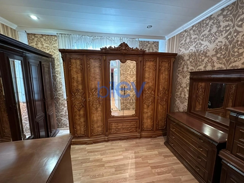 Aylıq Kirayə 10 otaqlı Həyət evi  450m², Bakı