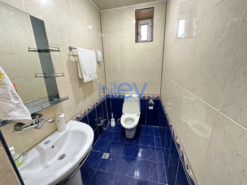 Aylıq Kirayə 10 otaqlı Həyət evi  450m², Bakı