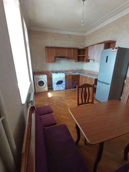 Aylıq Kirayə 2 otaqlı Yeni Tikili bina evi  92m², Bakı