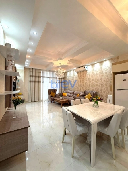 Aylıq Kirayə 3 otaqlı Yeni Tikili bina evi  100m², Bakı