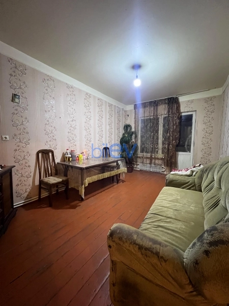 Satış 4 otaqlı Köhnə Tikili bina evi  100m², Bakı