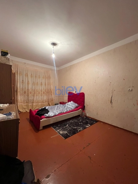 Satış 4 otaqlı Köhnə Tikili bina evi  100m², Bakı