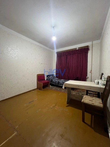 Satış 4 otaqlı Köhnə Tikili bina evi  100m², Bakı